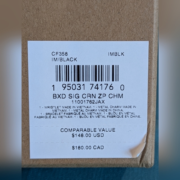 *GIFT IT!* NWT COACH Boxed Wristlet w/2 Charms. - Picture 9 of 9